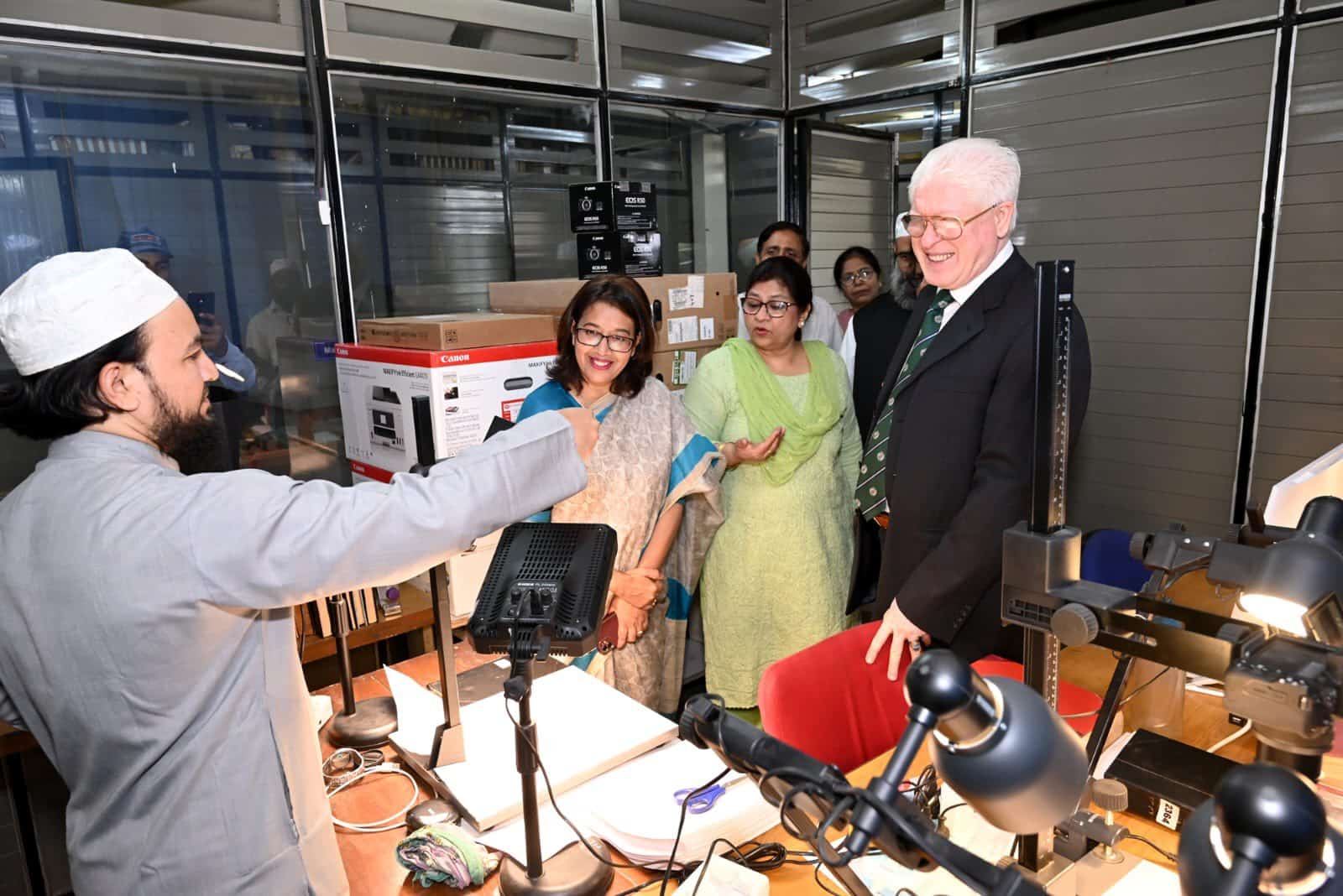 Majid Lab Inauguration of the Manuscript Digitization Lab at Hamdard University ...